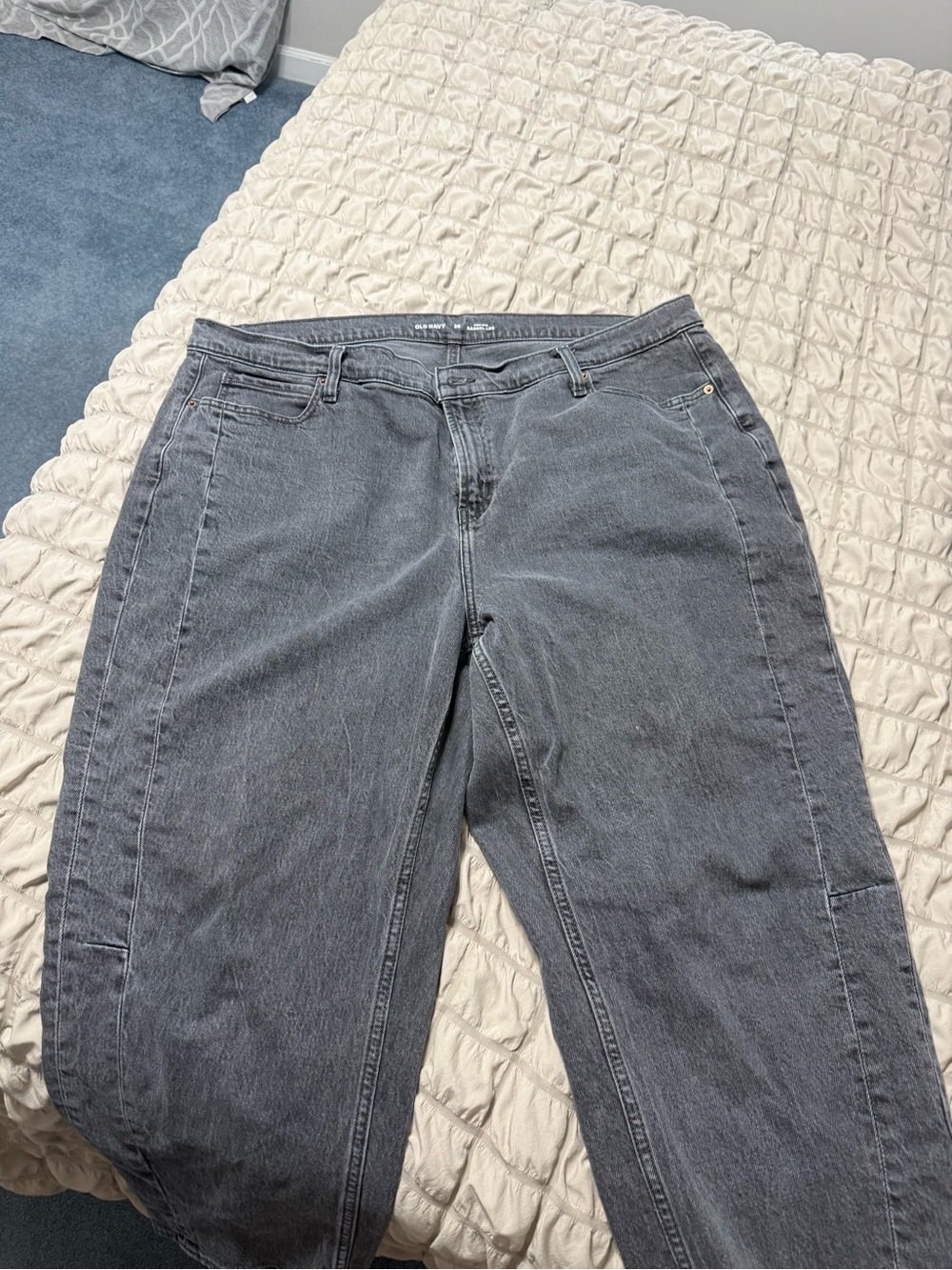 Old Navy Women's Barrel Jeans in Gray Wash